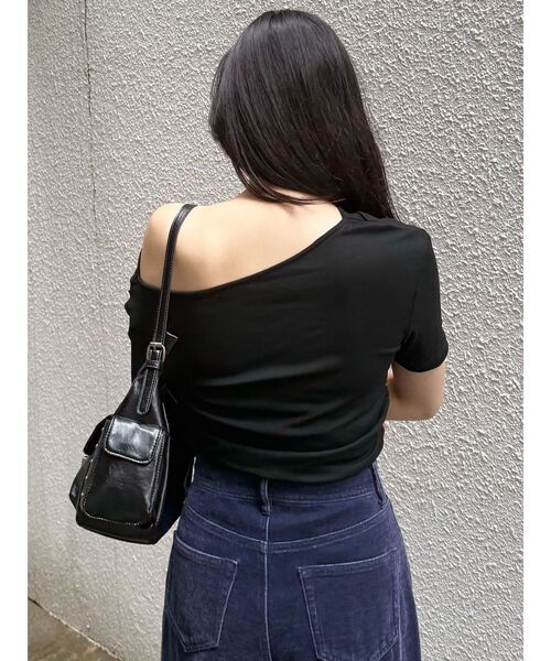 MURUA(ムルーア)の「ドレープワンショルダートップス(Tシャツ/カットソー・レディース・ホワイト/ブラック/ブラウン・FREE)」の8枚目の写真