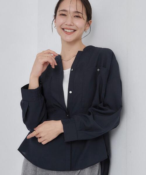 SHOO・LA・RUE(シューラルー)の「【洗濯後しわになりにくい/S-LL】キーネック金ボタンポケットシャツ(シャツ/ブラウス・レディース・ブラウン系その他/ネイビー/ボルドー/ライトベージュ・03/02/01/04)」の3枚目の写真