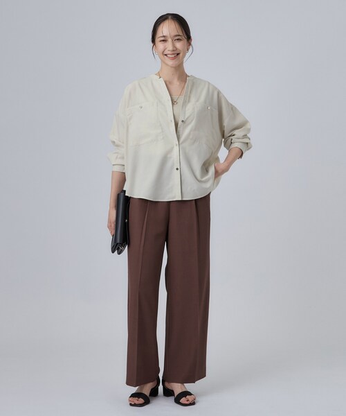 SHOO・LA・RUE(シューラルー)の「【洗濯後しわになりにくい/S-LL】キーネック金ボタンポケットシャツ(シャツ/ブラウス・レディース・ブラウン系その他/ネイビー/ボルドー/ライトベージュ・03/02/01/04)」の7枚目の写真