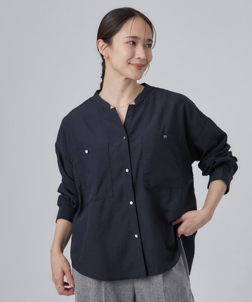 SHOO・LA・RUE(シューラルー)の「【洗濯後しわになりにくい/S-LL】キーネック金ボタンポケットシャツ(シャツ/ブラウス・レディース・ブラウン系その他/ネイビー/ボルドー/ライトベージュ・03/02/01/04)」の9枚目の写真