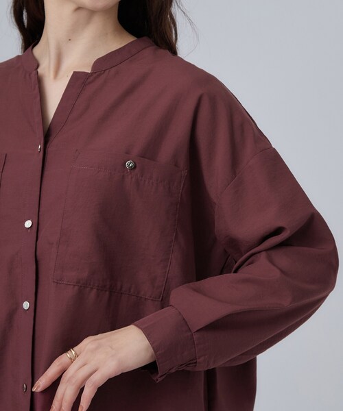 SHOO・LA・RUE(シューラルー)の「【洗濯後しわになりにくい/S-LL】キーネック金ボタンポケットシャツ(シャツ/ブラウス・レディース・ブラウン系その他/ネイビー/ボルドー/ライトベージュ・03/02/01/04)」の21枚目の写真