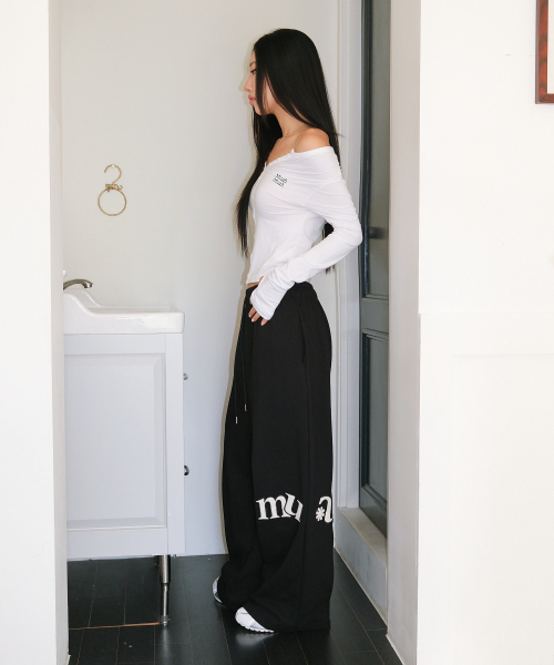 muahmuah（ムーアムーア）の「サイドパッチワイドバンディングパンツ[ブラック]（スウェットパンツ・レディース・その他・FREE）」の4枚目の写真