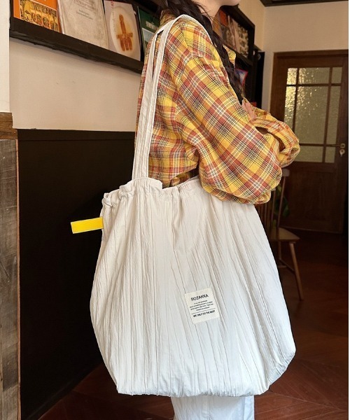 lulufa(ルルファ)の「ドロストデザインビッグショルダーバッグ(トートバッグ・レディース・レッド/ブルー/アイボリー/グレー・FREE)」の2枚目の写真