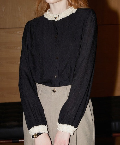 ＆soiree（アンドソワレ）の「配色フリルカラー長袖ブラウス（シャツ/ブラウス・レディース・ブラック・LARGE/SMALL/MEDIUM）」の3枚目の写真