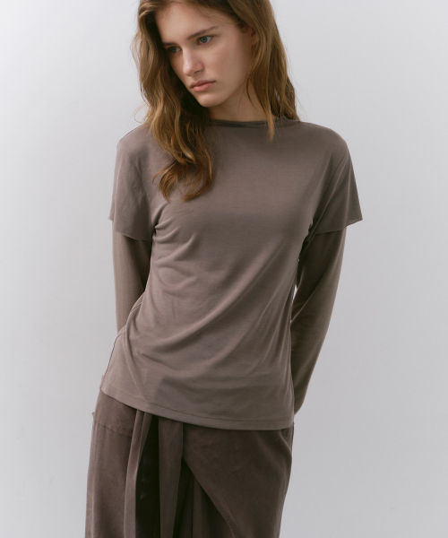 CACELE(カッセル)の「モックネックレイヤードTシャツ、トープ(Tシャツ/カットソー・レディース・その他・FREE)」の3枚目の写真