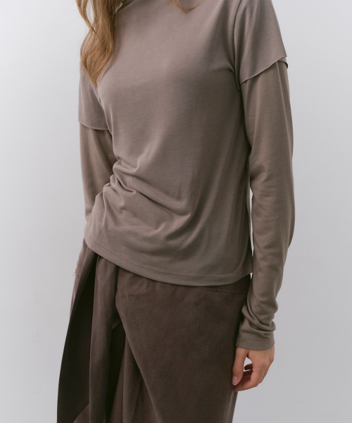 CACELE(カッセル)の「モックネックレイヤードTシャツ、トープ(Tシャツ/カットソー・レディース・その他・FREE)」の5枚目の写真