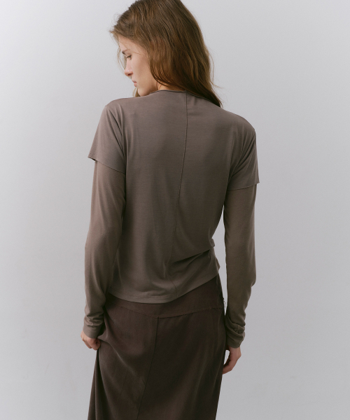 CACELE(カッセル)の「モックネックレイヤードTシャツ、トープ(Tシャツ/カットソー・レディース・その他・FREE)」の6枚目の写真