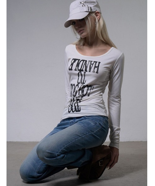 FANCY CLUB(ファンシークラブ)の「A'GEM/9 × .kom 『FANCY CLUB/ファンシークラブ』 TOO HOT LONG SLEEVE/TOOHOT ロングスリーブカットソー(Tシャツ/カットソー・レディース・ブラック/ホワイト・FREE)」の9枚目の写真