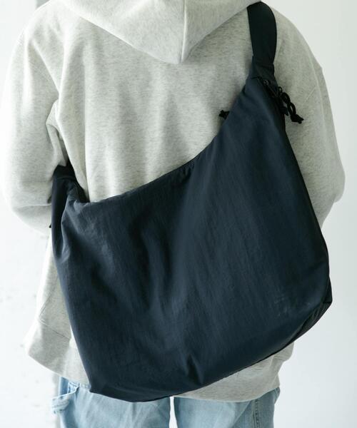 URBAN RESEARCH DOORS(アーバンリサーチドアーズ)の「撥水MULTIPOCKET SHOULDER(ショルダーバッグ・メンズ・ブラック/ネイビー/ダークグレー・-)」の1枚目の写真