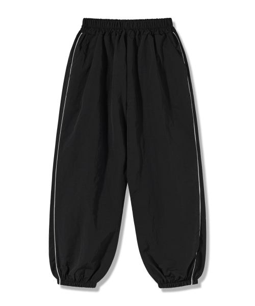 PIANER KIDS(ピアネールキッズ)の「ナイロンパイピングジョガーパンツ(ブラック)(スウェットパンツ・レディース・ブラック・M(130-140cm)/L(140-150cm)/S(120-130cm)/XL(150-160㎝))」の4枚目の写真
