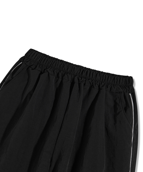 PIANER KIDS(ピアネールキッズ)の「ナイロンパイピングジョガーパンツ(ブラック)(スウェットパンツ・レディース・ブラック・M(130-140cm)/L(140-150cm)/S(120-130cm)/XL(150-160㎝))」の7枚目の写真