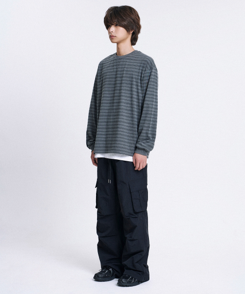 MOOVN(ムブン)の「パラシュートナイロンカーゴパンツ ブラック(スウェットパンツ・レディース・その他・MEDIUM/LARGE)」の3枚目の写真
