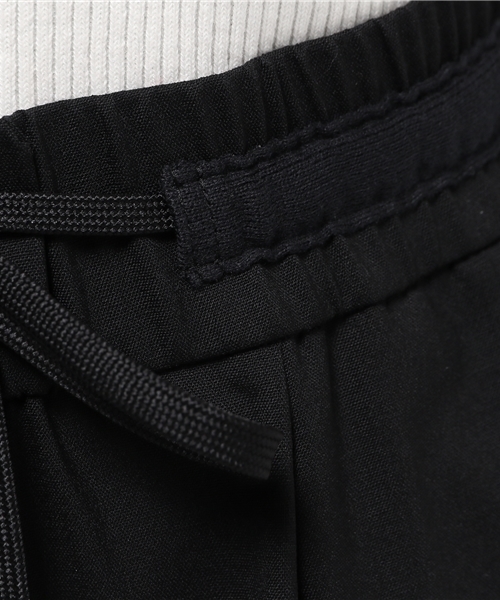 WRAPINKNOT（ラッピンノット）の「リラックス テーパード パンツ（スラックス・レディース・ブラック/ネイビー/グレー・1/0）」の11枚目の写真