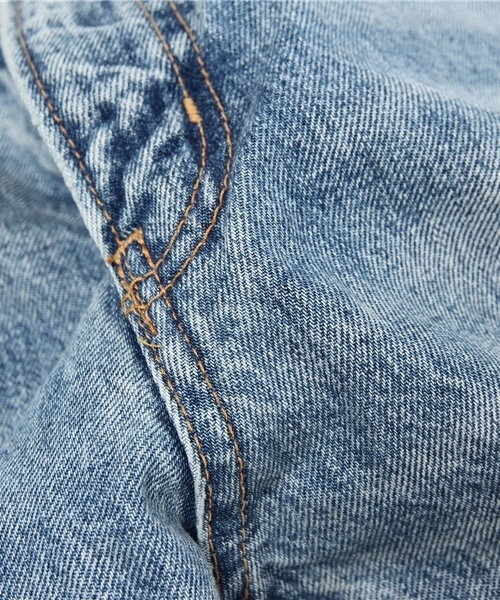 MOUSSY（マウジー）の「GRUNGE STRAIGHT（デニムパンツ・レディース・ライトブルー・23inch/26inch/27inch/25inch/24inch）」の4枚目の写真