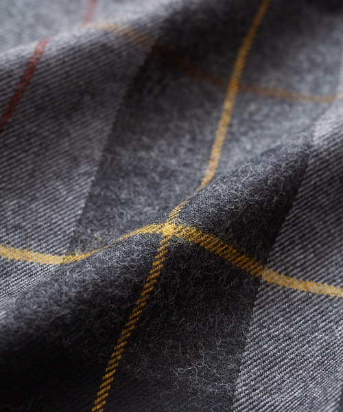 STUDIOUS（ステュディオス）の「【WEB限定】STUDIOUS ピュアニューウールチェックマフラー（マフラー・メンズ・グレー/ブルー/レッド/ネイビー/ブラック・FREE）」の7枚目の写真