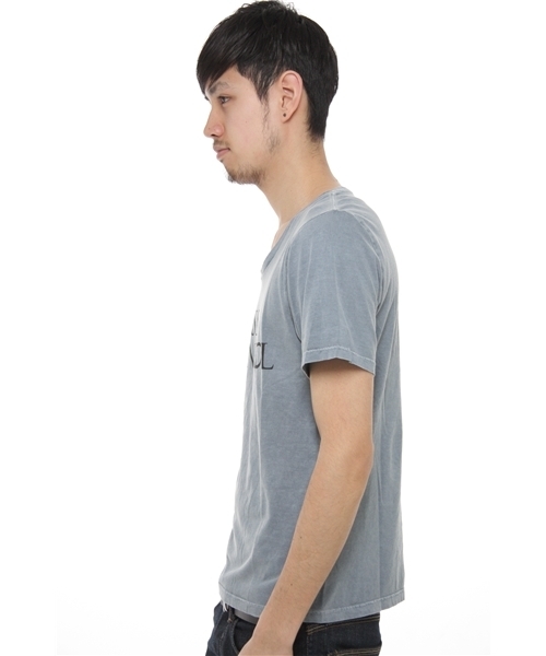 Advantage cycle(アドバンテージサイクル)の「Advantage Cycle: PIGMENT MESSEGE TEE(Tシャツ/カットソー・メンズ・ダークグレー/ライトブルー/レッド・MEDIUM/SMALL)」の4枚目の写真
