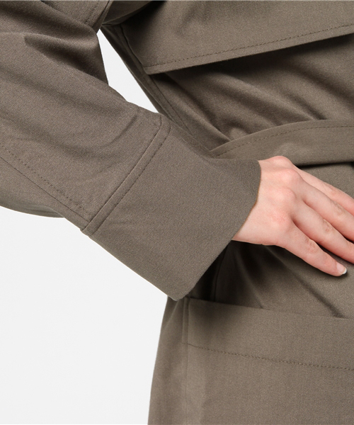 LBC（エルビーシー）の「着流しトレンチ    （トレンチコート・レディース・オリーブ/ベージュ・MEDIUM/LARGE）」の8枚目の写真