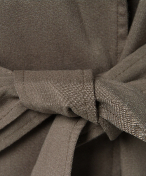 LBC（エルビーシー）の「着流しトレンチ    （トレンチコート・レディース・オリーブ/ベージュ・MEDIUM/LARGE）」の12枚目の写真