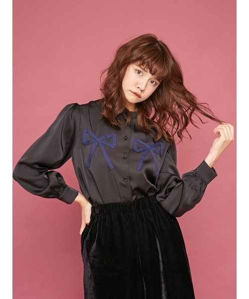 merry jenny（メリージェニー）の「ラフリボンブラウス（シャツ/ブラウス・レディース・ブラック/レッド/ピンク・FREE）」の2枚目の写真