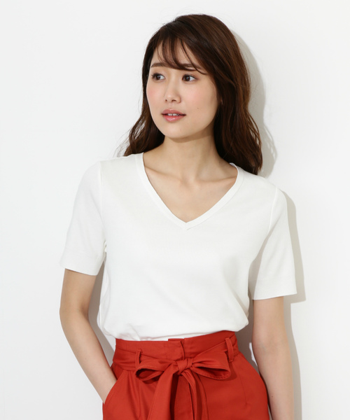 NATURAL BEAUTY BASIC（ナチュラルビューティーベーシック）の「セーターマシーンVネックニット（ニット/セーター・レディース・ホワイト系その他/オフホワイト/レッド/ネイビー・MEDIUM）」の3枚目の写真