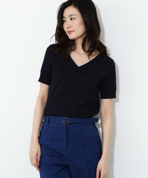 NATURAL BEAUTY BASIC（ナチュラルビューティーベーシック）の「セーターマシーンVネックニット（ニット/セーター・レディース・ホワイト系その他/オフホワイト/レッド/ネイビー・MEDIUM）」の4枚目の写真