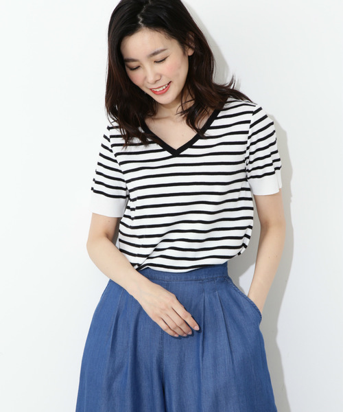 NATURAL BEAUTY BASIC（ナチュラルビューティーベーシック）の「セーターマシーンVネックニット（ニット/セーター・レディース・ホワイト系その他/オフホワイト/レッド/ネイビー・MEDIUM）」の14枚目の写真