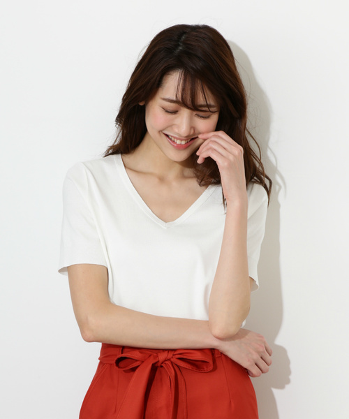 NATURAL BEAUTY BASIC（ナチュラルビューティーベーシック）の「セーターマシーンVネックニット（ニット/セーター・レディース・ホワイト系その他/オフホワイト/レッド/ネイビー・MEDIUM）」の16枚目の写真