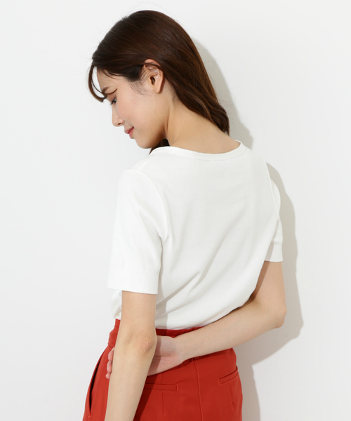 NATURAL BEAUTY BASIC（ナチュラルビューティーベーシック）の「セーターマシーンVネックニット（ニット/セーター・レディース・ホワイト系その他/オフホワイト/レッド/ネイビー・MEDIUM）」の17枚目の写真