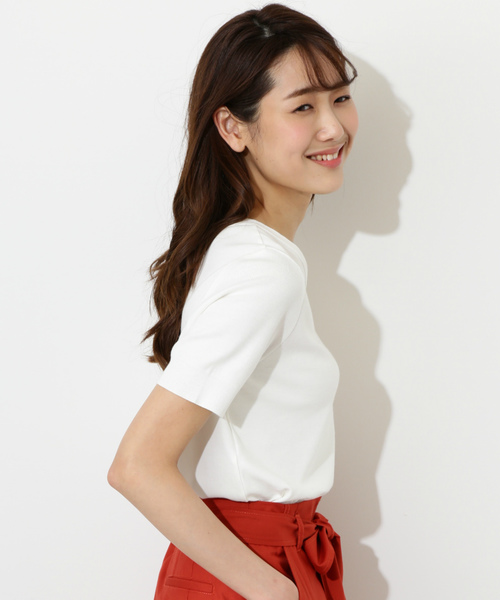 NATURAL BEAUTY BASIC（ナチュラルビューティーベーシック）の「セーターマシーンVネックニット（ニット/セーター・レディース・ホワイト系その他/オフホワイト/レッド/ネイビー・MEDIUM）」の18枚目の写真