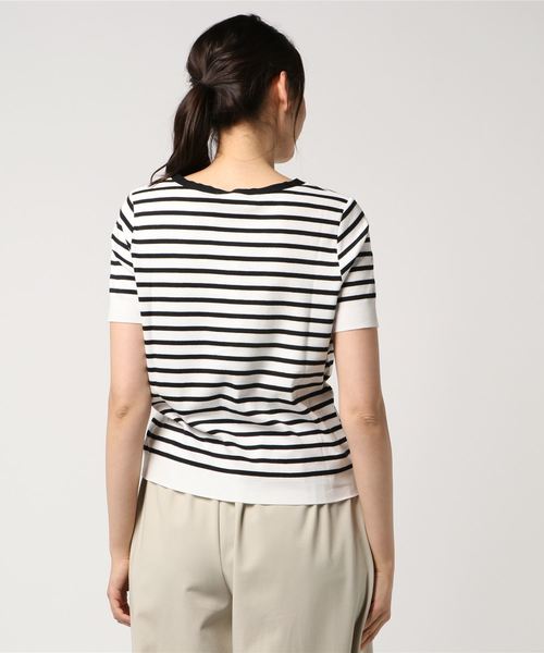 NATURAL BEAUTY BASIC（ナチュラルビューティーベーシック）の「セーターマシーンVネックニット（ニット/セーター・レディース・ホワイト系その他/オフホワイト/レッド/ネイビー・MEDIUM）」の6枚目の写真