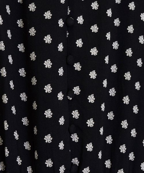 cepo（セポ）の「小花ティアードマキシワンピース（ワンピース・レディース・ブラック/ネイビー・M）」の6枚目の写真