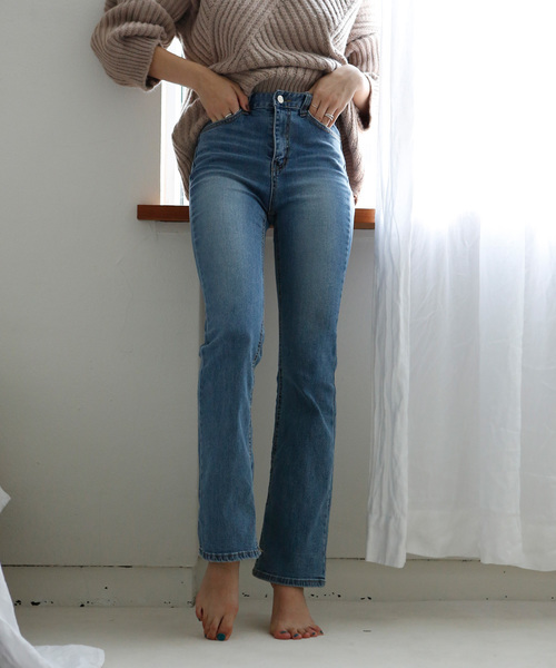 marjour（マージュール）の「STRETCH FLARE DENIM（デニムパンツ・レディース・ブラック/インディゴブルー・SMALL/MEDIUM）」の3枚目の写真