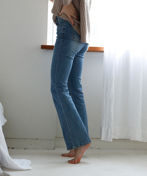 marjour（マージュール）の「STRETCH FLARE DENIM（デニムパンツ・レディース・ブラック/インディゴブルー・SMALL/MEDIUM）」の9枚目の写真