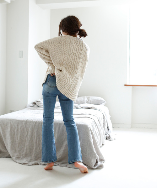 marjour（マージュール）の「STRETCH FLARE DENIM（デニムパンツ・レディース・ブラック/インディゴブルー・SMALL/MEDIUM）」の4枚目の写真