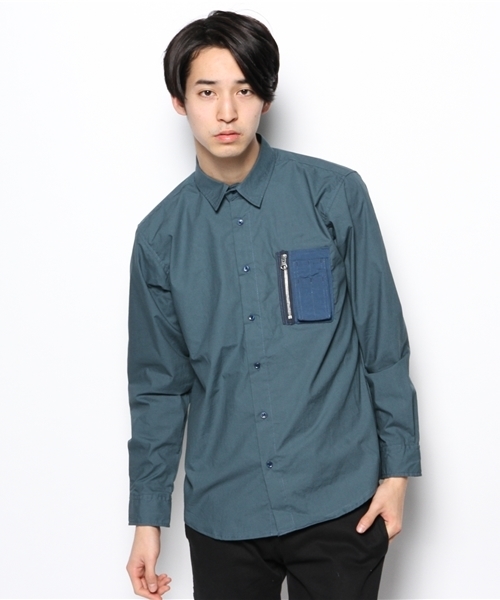 WHO'S WHO gallery（フーズフーギャラリー）の「MA-1ポケットRGシャツ（シャツ/ブラウス・メンズ・ホワイト/ブルー・MEDIUM/LARGE）」の2枚目の写真