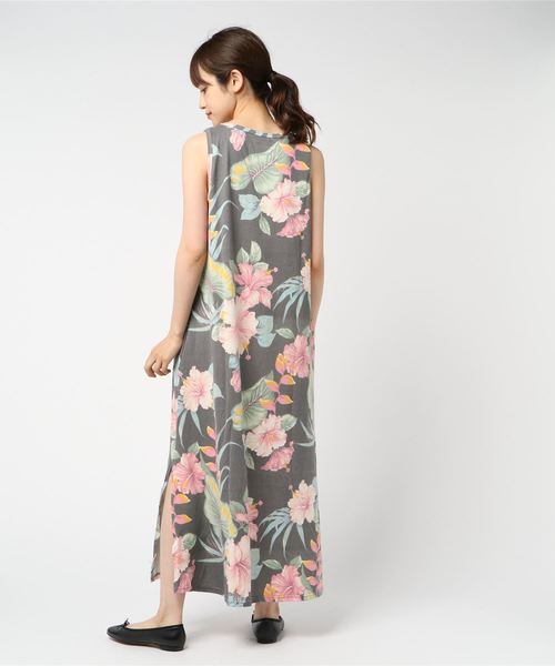 OLD BETTY'S（オールドベティーズ）の「Hibiscus Pattern Maxi One-piece/ハイビスカス 柄 マキシ ワンピース（ワンピース・レディース・オフホワイト/スミクロ・FREE）」の3枚目の写真
