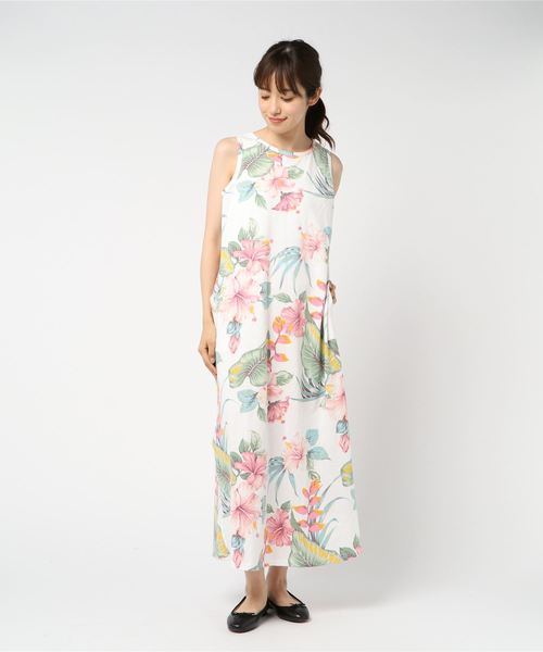 OLD BETTY'S（オールドベティーズ）の「Hibiscus Pattern Maxi One-piece/ハイビスカス 柄 マキシ ワンピース（ワンピース・レディース・オフホワイト/スミクロ・FREE）」の8枚目の写真