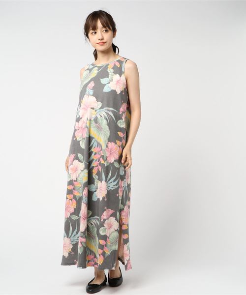 OLD BETTY'S（オールドベティーズ）の「Hibiscus Pattern Maxi One-piece/ハイビスカス 柄 マキシ ワンピース（ワンピース・レディース・オフホワイト/スミクロ・FREE）」の7枚目の写真