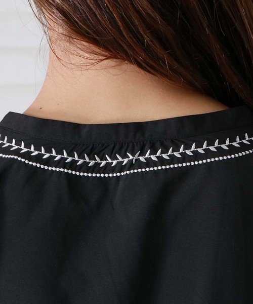 HER CLOSET(ハークローゼット)の「【HERCLOSET】タッセル付き花柄刺繍ブラウス(Tシャツ/カットソー・レディース・ホワイト/ブラック/オレンジ/サックスブルー・M)」の22枚目の写真