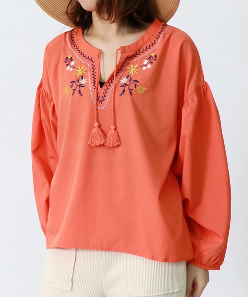 HER CLOSET(ハークローゼット)の「【HERCLOSET】タッセル付き花柄刺繍ブラウス(Tシャツ/カットソー・レディース・ホワイト/ブラック/オレンジ/サックスブルー・M)」の20枚目の写真