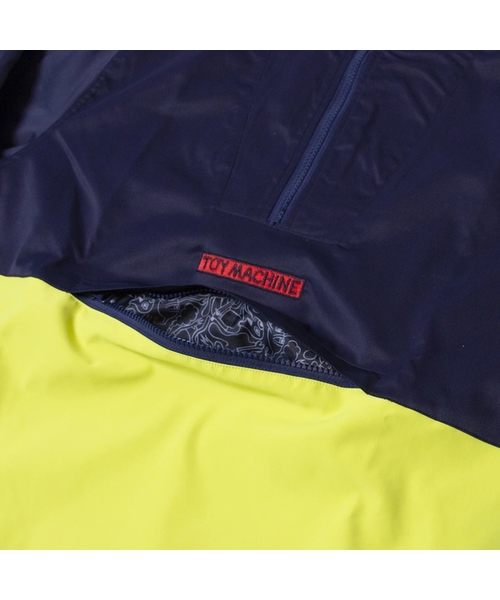 And A（アンドエー）の「toymachine トイマシーン / EF LOGO ANORAK PARKA ロゴアノラックナイロンパーカー フーディー / TMF18JK16（ブルゾン・メンズ・ブラック/ネイビー・LARGE/X-LARGE/MEDIUM）」の3枚目の写真