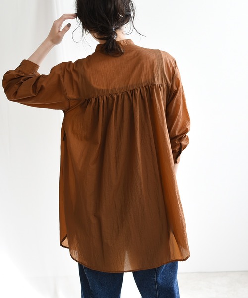 LHELBIE（レルビエ）の「バンドカラーシアーロングシャツ（シャツ/ブラウス・レディース・ベージュ/カーキ/キャメル・M）」の16枚目の写真