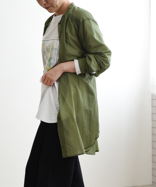 LHELBIE（レルビエ）の「バンドカラーシアーロングシャツ（シャツ/ブラウス・レディース・ベージュ/カーキ/キャメル・M）」の9枚目の写真