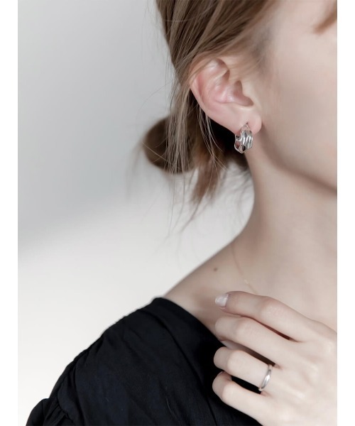 amel(エイメル)の「リーフフープピアス(ピアス(両耳用)・レディース・シルバー・FREE)」の1枚目の写真