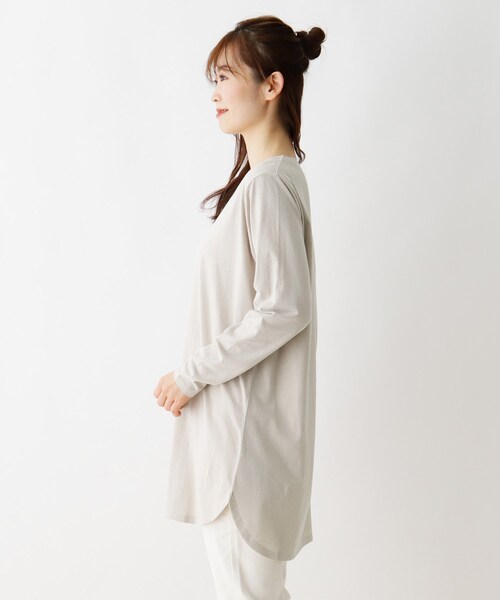 SHOO・LA・RUE(シューラルー)の「◆【S-3L】ラウンドヘムクルーネックカットソー(Tシャツ/カットソー・レディース・ナチュラル/アイボリー/ベージュ系その他6/ブラック・02/04/03/01/05)」の7枚目の写真