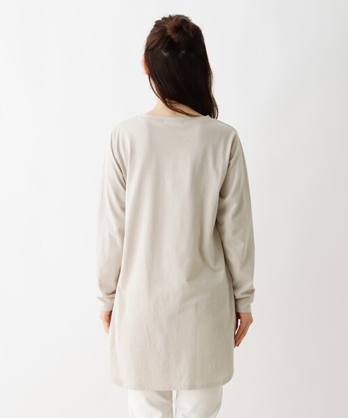 SHOO・LA・RUE(シューラルー)の「◆【S-3L】ラウンドヘムクルーネックカットソー(Tシャツ/カットソー・レディース・ナチュラル/アイボリー/ベージュ系その他6/ブラック・02/04/03/01/05)」の8枚目の写真