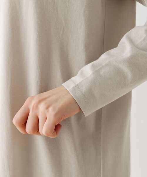 SHOO・LA・RUE(シューラルー)の「◆【S-3L】ラウンドヘムクルーネックカットソー(Tシャツ/カットソー・レディース・ナチュラル/アイボリー/ベージュ系その他6/ブラック・02/04/03/01/05)」の10枚目の写真