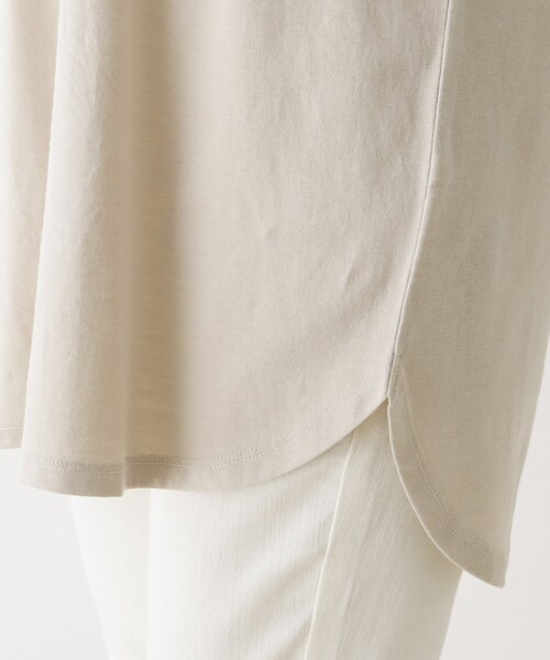 SHOO・LA・RUE(シューラルー)の「◆【S-3L】ラウンドヘムクルーネックカットソー(Tシャツ/カットソー・レディース・ナチュラル/アイボリー/ベージュ系その他6/ブラック・02/04/03/01/05)」の11枚目の写真