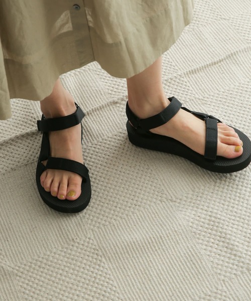 Teva(テバ)の「Teva MIDFORM UNIVERSAL(サンダル・レディース・ブラック/ライトブラウン・6/8/5/7)」の9枚目の写真