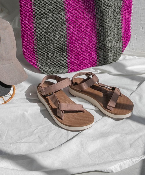 Teva(テバ)の「Teva MIDFORM UNIVERSAL(サンダル・レディース・ブラック/ライトブラウン・6/8/5/7)」の14枚目の写真